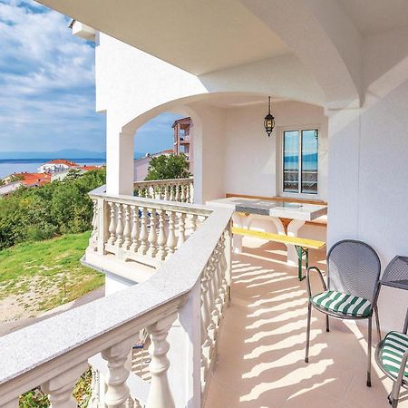 Nice Apartment In Crikvenica With Kitchen المظهر الخارجي الصورة