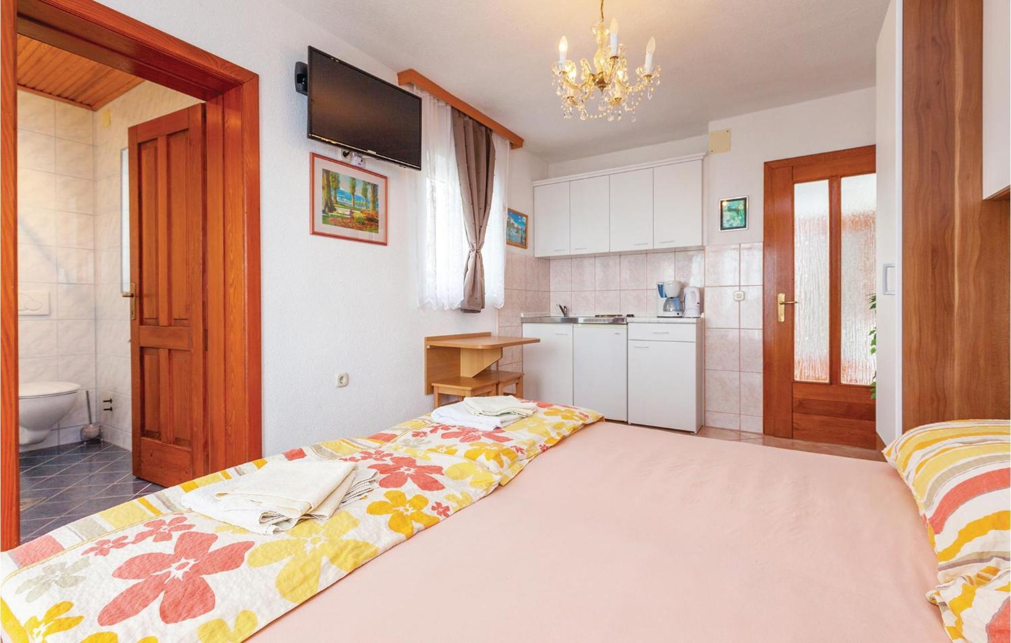 Nice Apartment In Crikvenica With Kitchen المظهر الخارجي الصورة