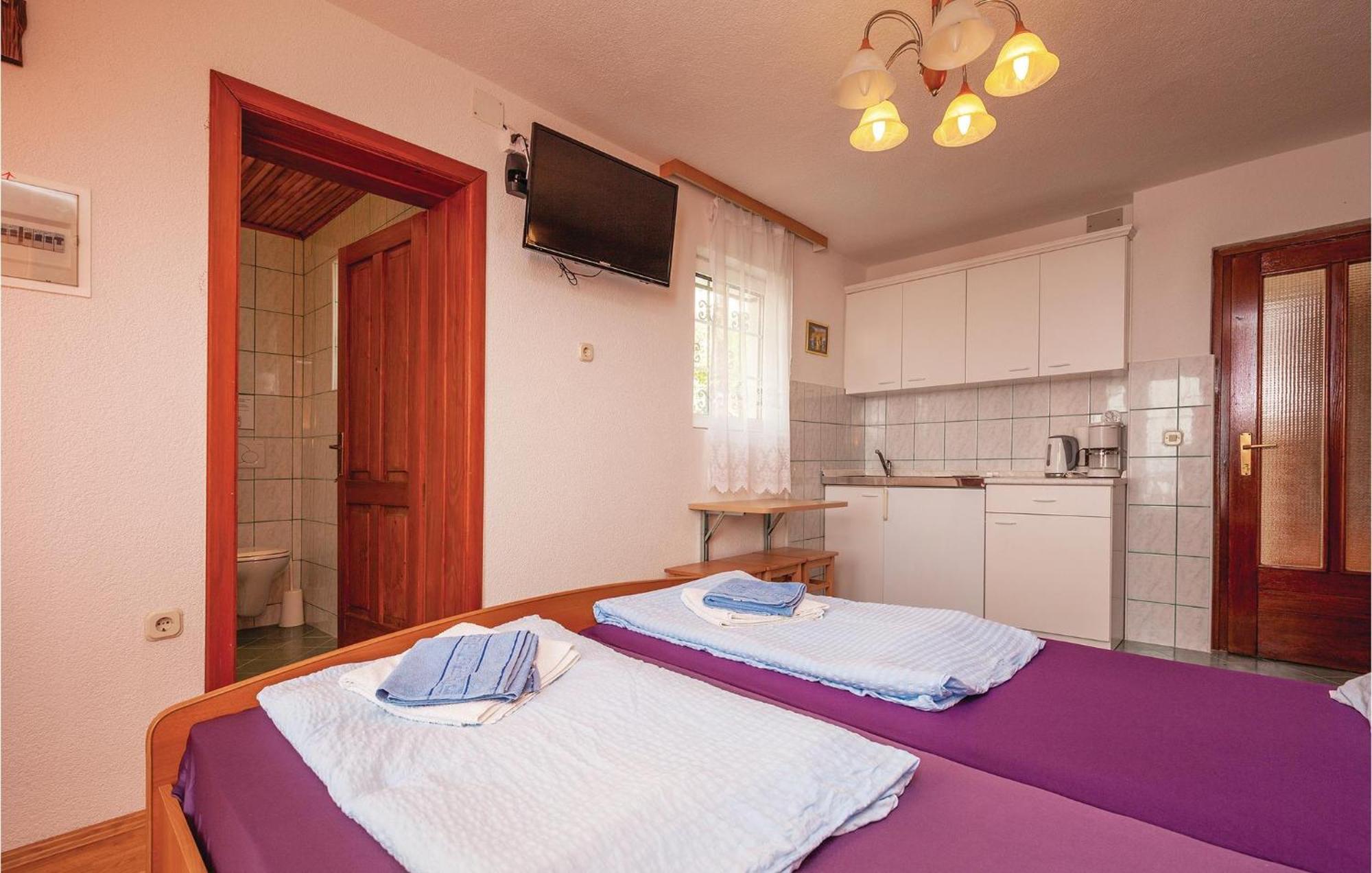 Nice Apartment In Crikvenica With Kitchen المظهر الخارجي الصورة