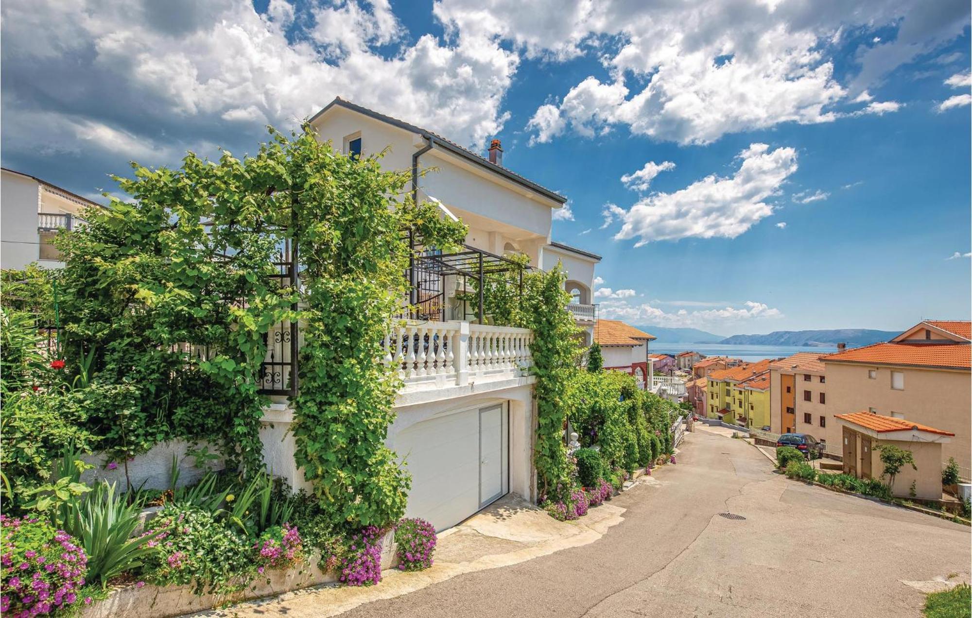 Nice Apartment In Crikvenica With Kitchen المظهر الخارجي الصورة