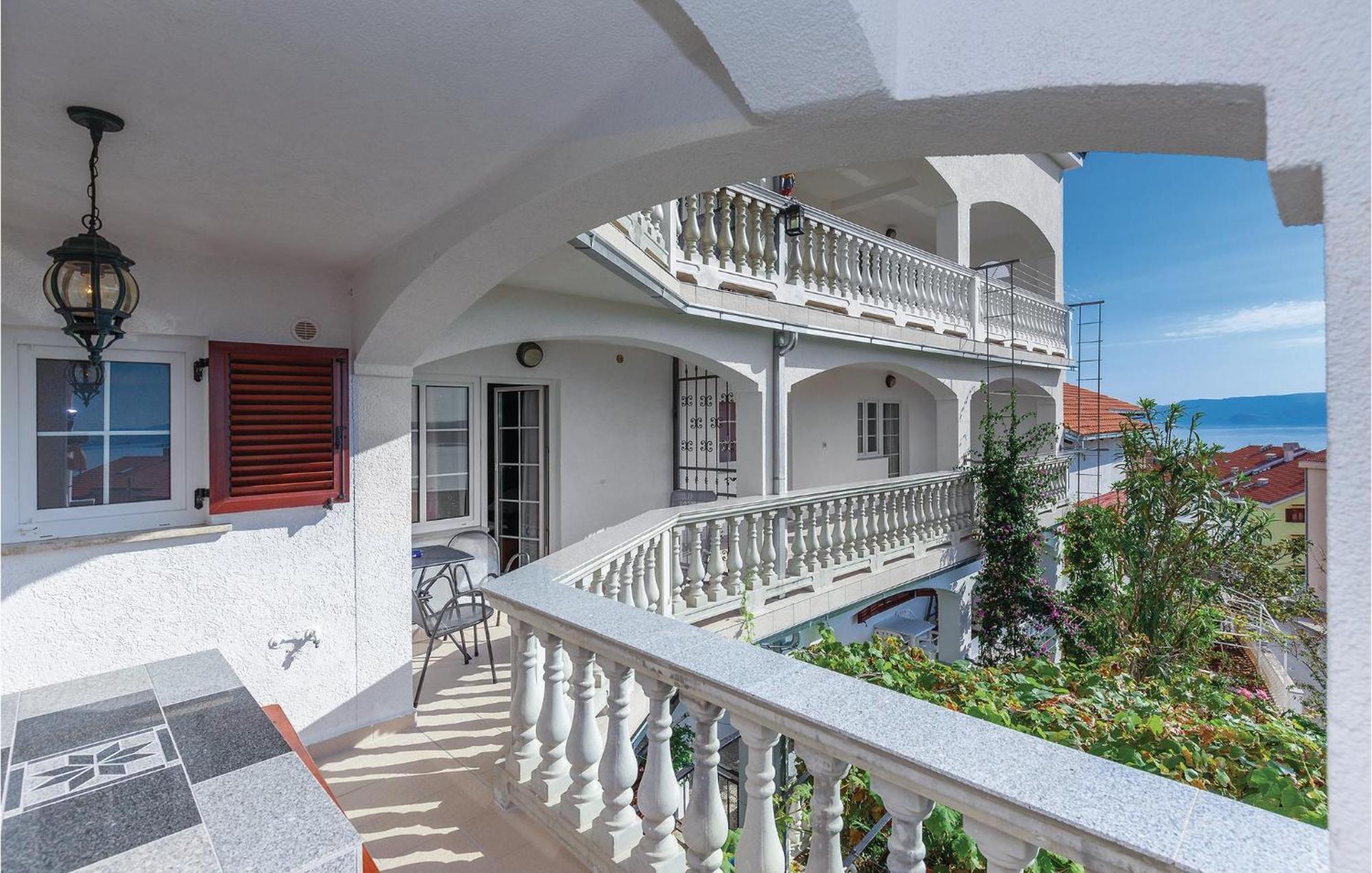 Nice Apartment In Crikvenica With Kitchen المظهر الخارجي الصورة