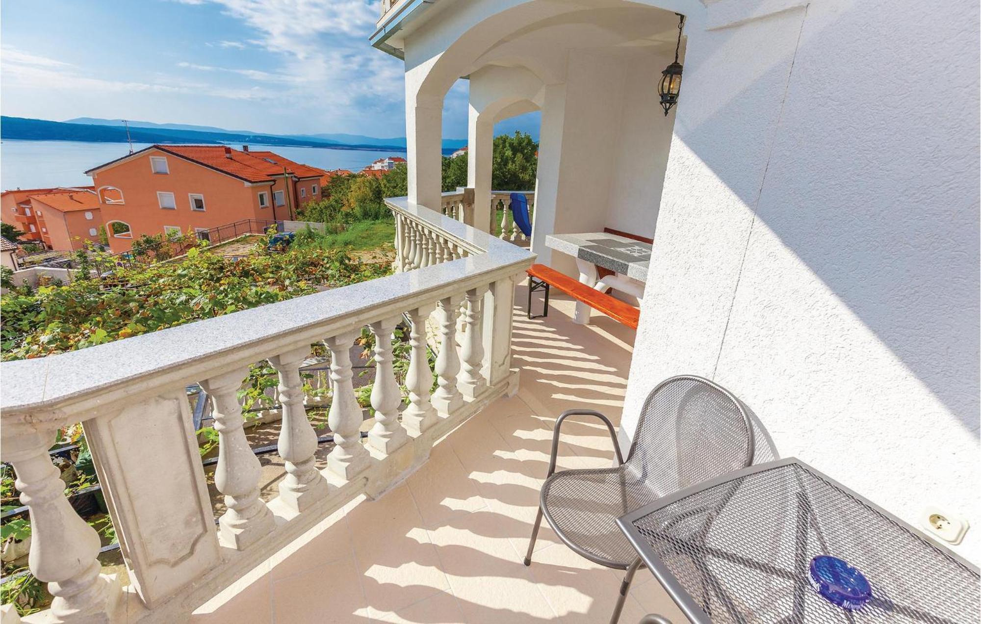 Nice Apartment In Crikvenica With Kitchen المظهر الخارجي الصورة