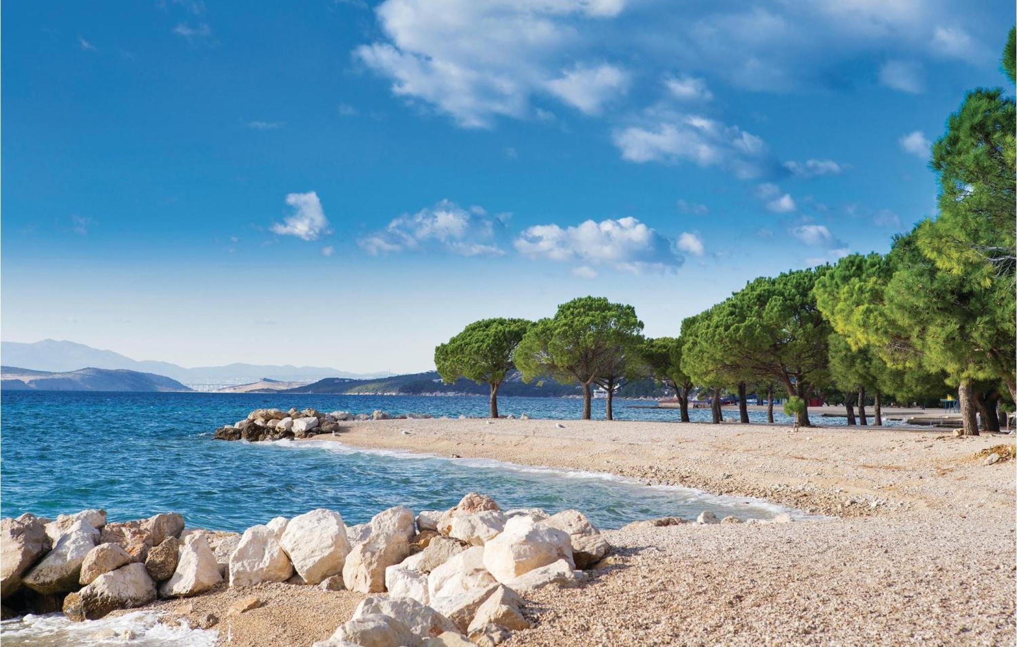 Nice Apartment In Crikvenica With Kitchen المظهر الخارجي الصورة